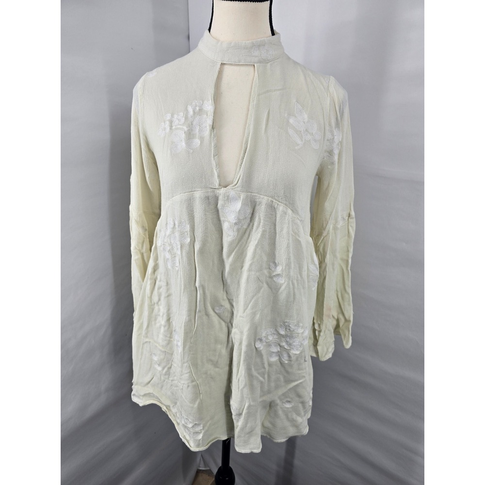 Altar'd‎ State Ivory Floral Embroidered Keyhole Mock Neck Tunic Top Small